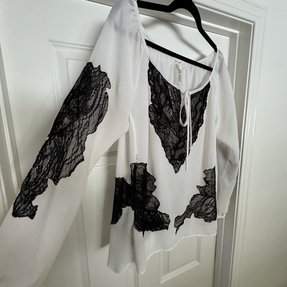 Ydana Baraschi blouse Medium - Picture 2 of 7
